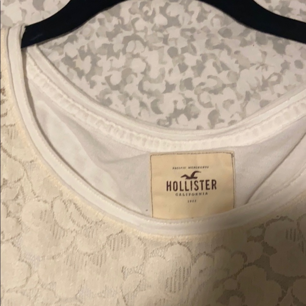 Lace fronthollister shirt. Cream. SZ small